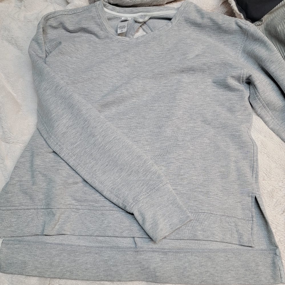Victoria Sport Sweater